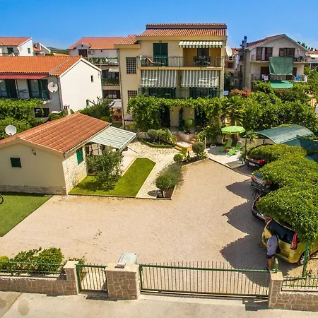Apartament Sara