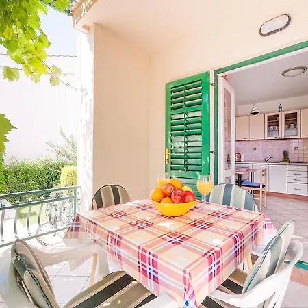 Apartament Sara