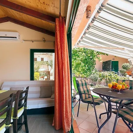 Apartament Sara *